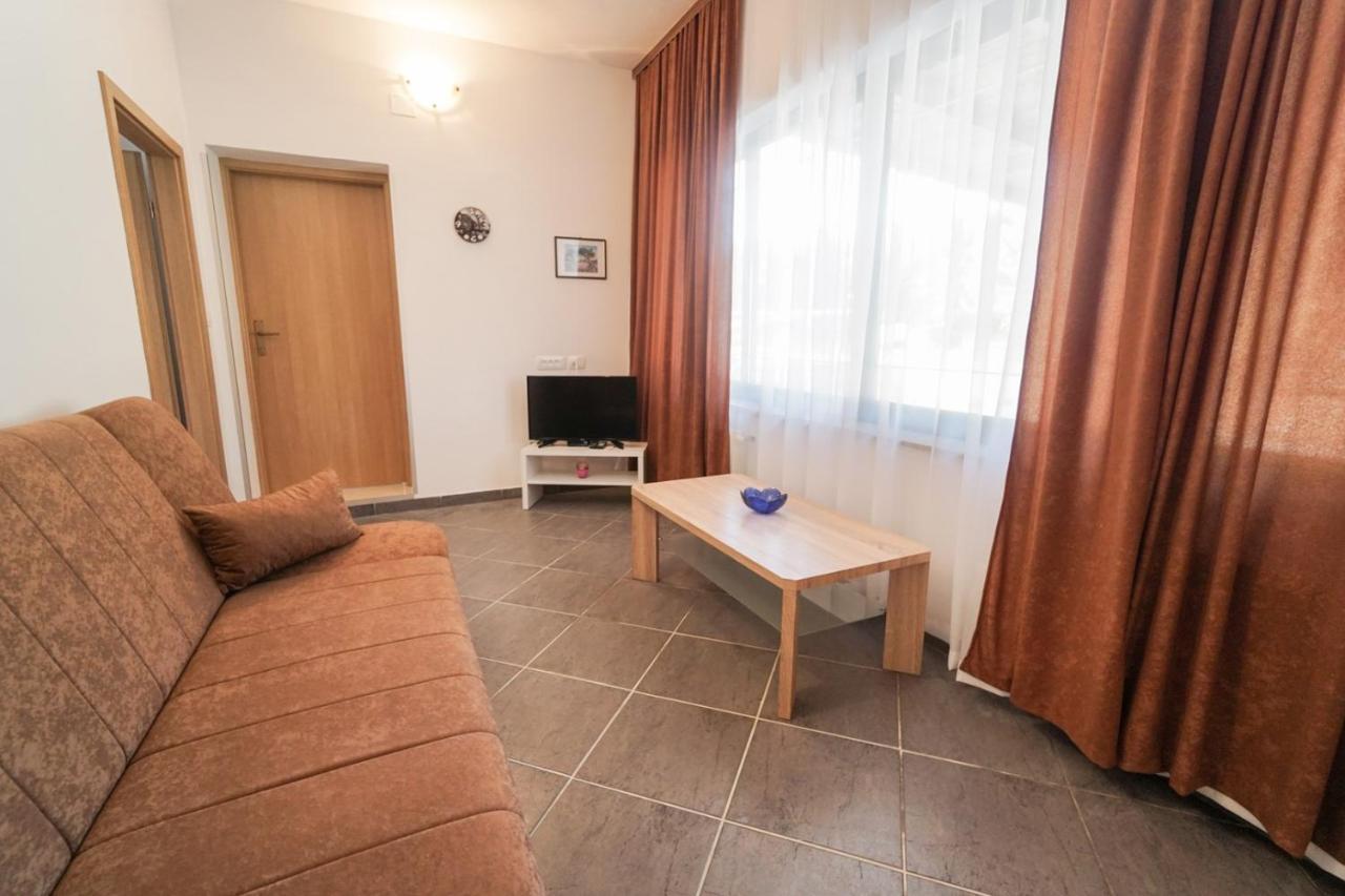 Apartments Mira Savudrija Crveni Vrh Luaran gambar