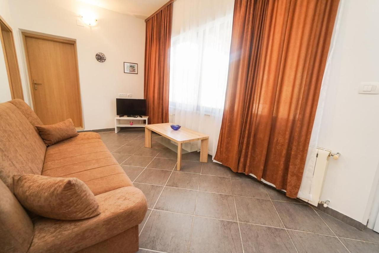 Apartments Mira Savudrija Crveni Vrh Luaran gambar