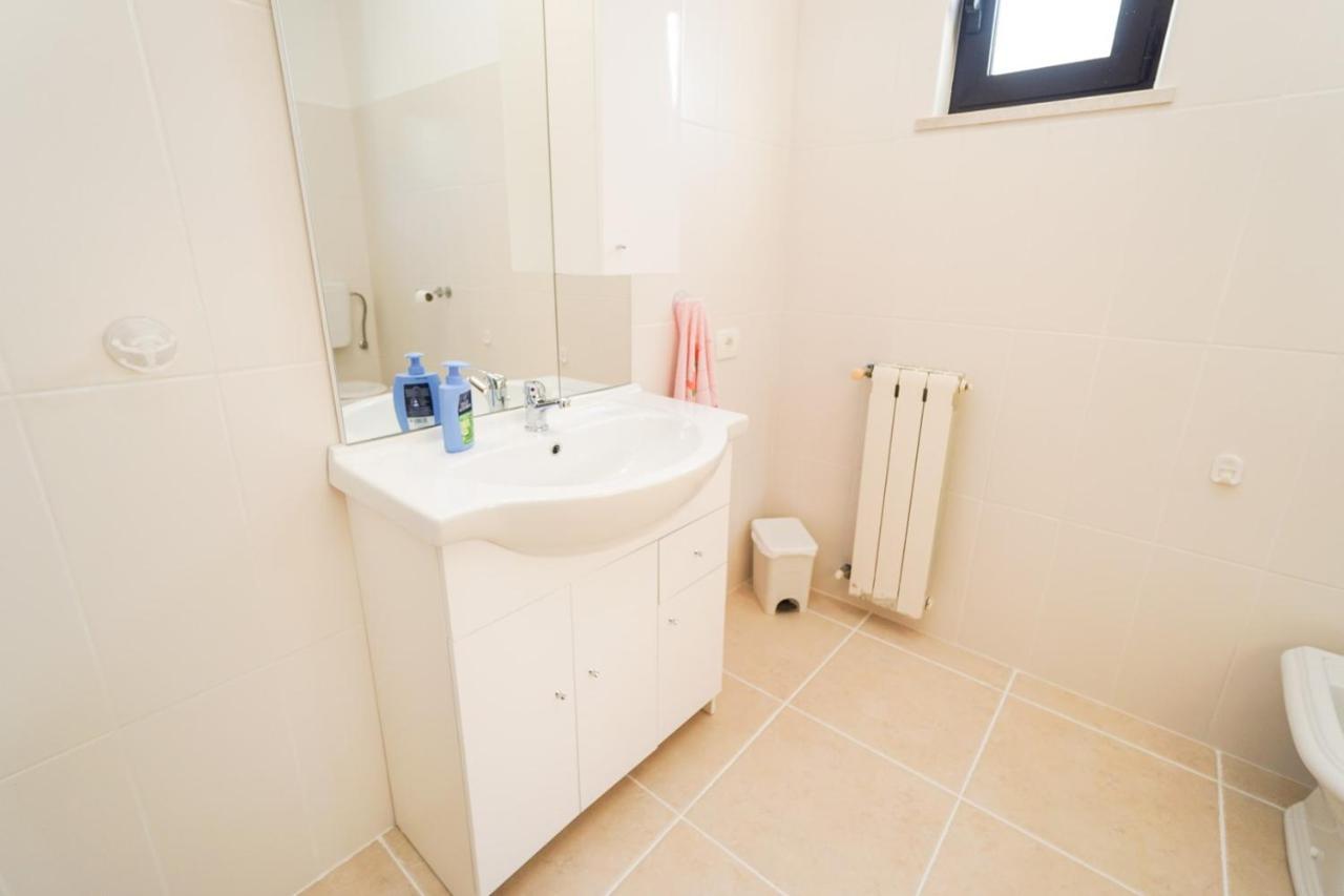Apartments Mira Savudrija Crveni Vrh Luaran gambar