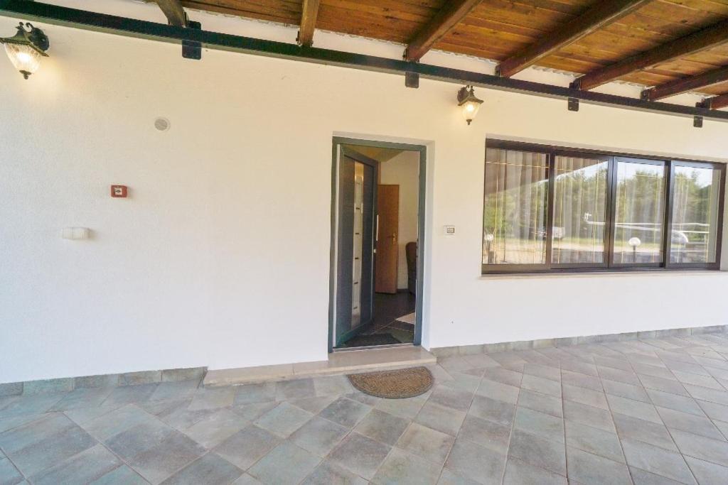 Apartments Mira Savudrija Crveni Vrh Luaran gambar