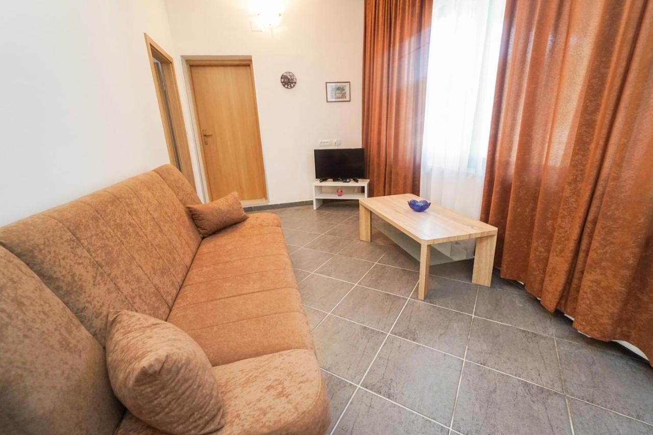 Apartments Mira Savudrija Crveni Vrh Luaran gambar